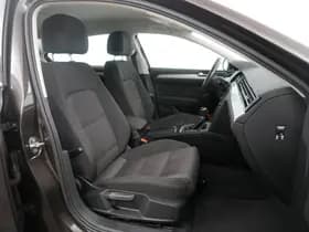 Volkswagen Passat thumbnail 10