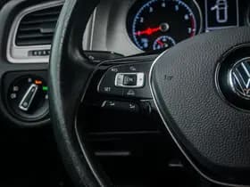Volkswagen Golf thumbnail 28