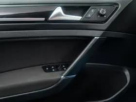 Volkswagen Golf thumbnail 27