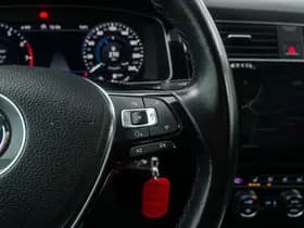 Volkswagen Golf thumbnail 31