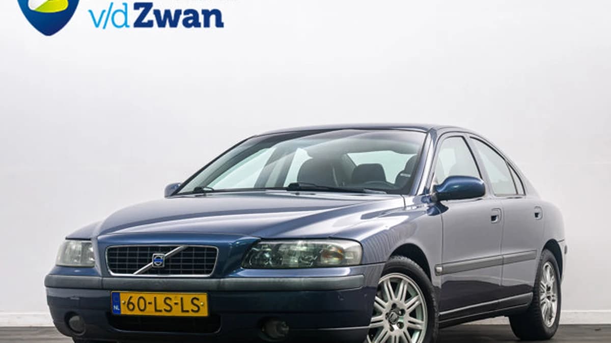 Volvo S60 — foto 1