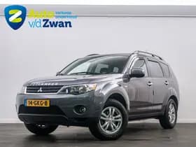 Mitsubishi Outlander thumbnail 1