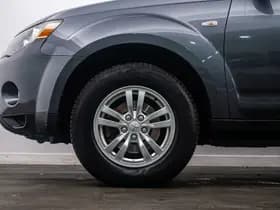 Mitsubishi Outlander thumbnail 17