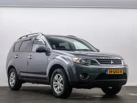 Mitsubishi Outlander thumbnail 3