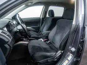 Mitsubishi Outlander thumbnail 7