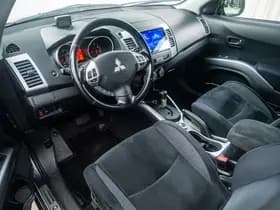 Mitsubishi Outlander thumbnail 8