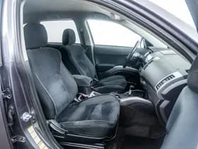 Mitsubishi Outlander thumbnail 10