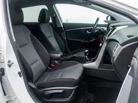 Hyundai i30 thumbnail 10