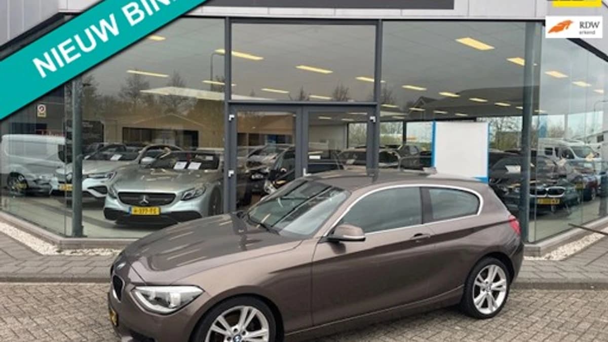 BMW 1-serie 116i Upgrade Edition — foto 1