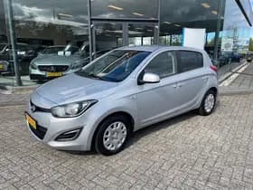 Hyundai i20 thumbnail 2