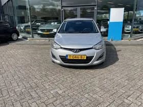 Hyundai i20 thumbnail 3