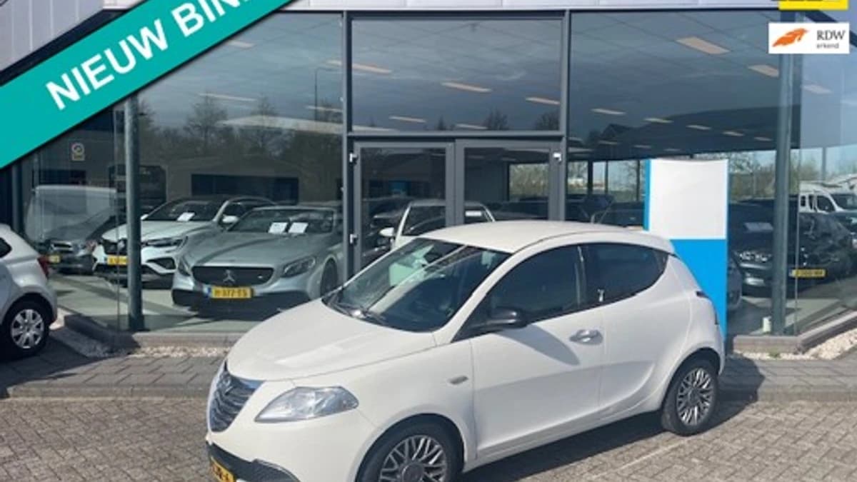 Lancia Ypsilon 0.9 TwinAir Gold — foto 1