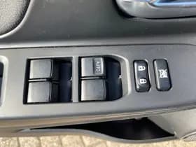 Toyota Yaris thumbnail 15