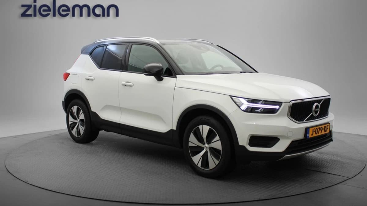 Volvo XC40 — foto 1