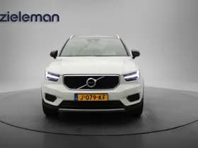 Volvo XC40 thumbnail 11