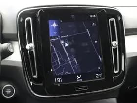 Volvo XC40 thumbnail 5