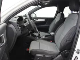 Volvo XC40 thumbnail 6