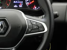 Renault Clio thumbnail 18