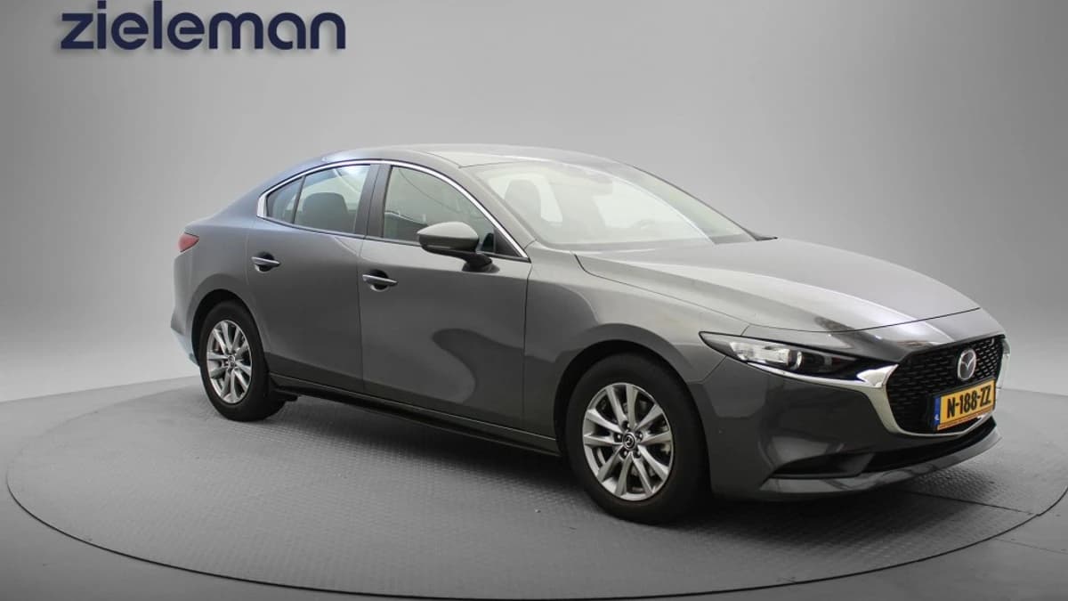 Mazda 3 — foto 1
