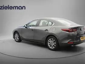 Mazda 3 thumbnail 2