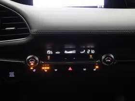 Mazda 3 thumbnail 24