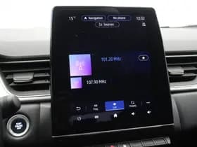 Renault Captur thumbnail 25