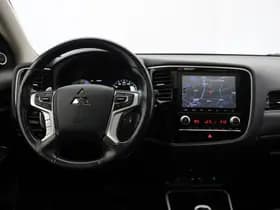 Mitsubishi Outlander thumbnail 3