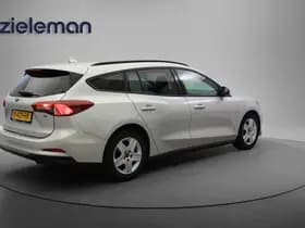 Ford Focus thumbnail 12