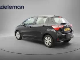 Toyota Yaris thumbnail 2