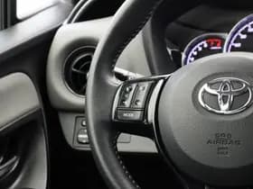 Toyota Yaris thumbnail 17
