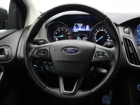Ford Focus thumbnail 18
