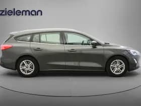 Ford Focus thumbnail 12