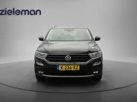Volkswagen T-Roc thumbnail 11