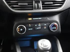 Ford Focus thumbnail 24