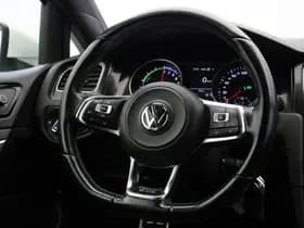 Volkswagen Golf thumbnail 17