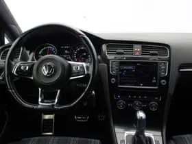 Volkswagen Golf thumbnail 3