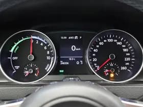 Volkswagen Golf thumbnail 21