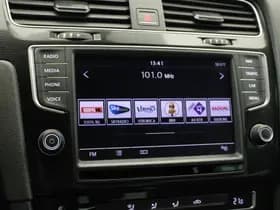Volkswagen Golf thumbnail 24