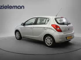 Hyundai i20 thumbnail 2