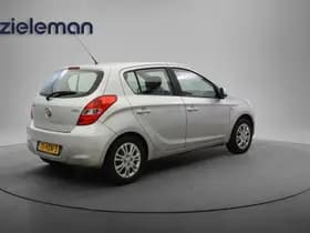 Hyundai i20 thumbnail 12