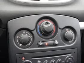Renault Clio thumbnail 25