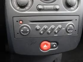 Renault Clio thumbnail 26