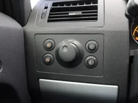 Opel Zafira thumbnail 28