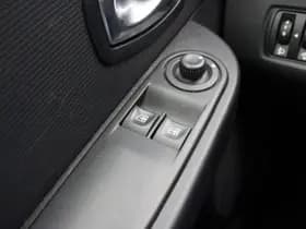 Renault Clio thumbnail 24