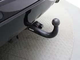 Land Rover Discovery thumbnail 32