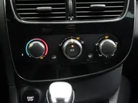 Renault Clio thumbnail 21