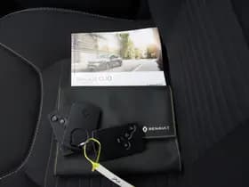 Renault Clio thumbnail 24