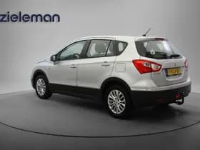Suzuki SX4 S-Cross thumbnail 2