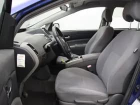 Toyota Prius thumbnail 4