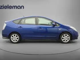 Toyota Prius thumbnail 9